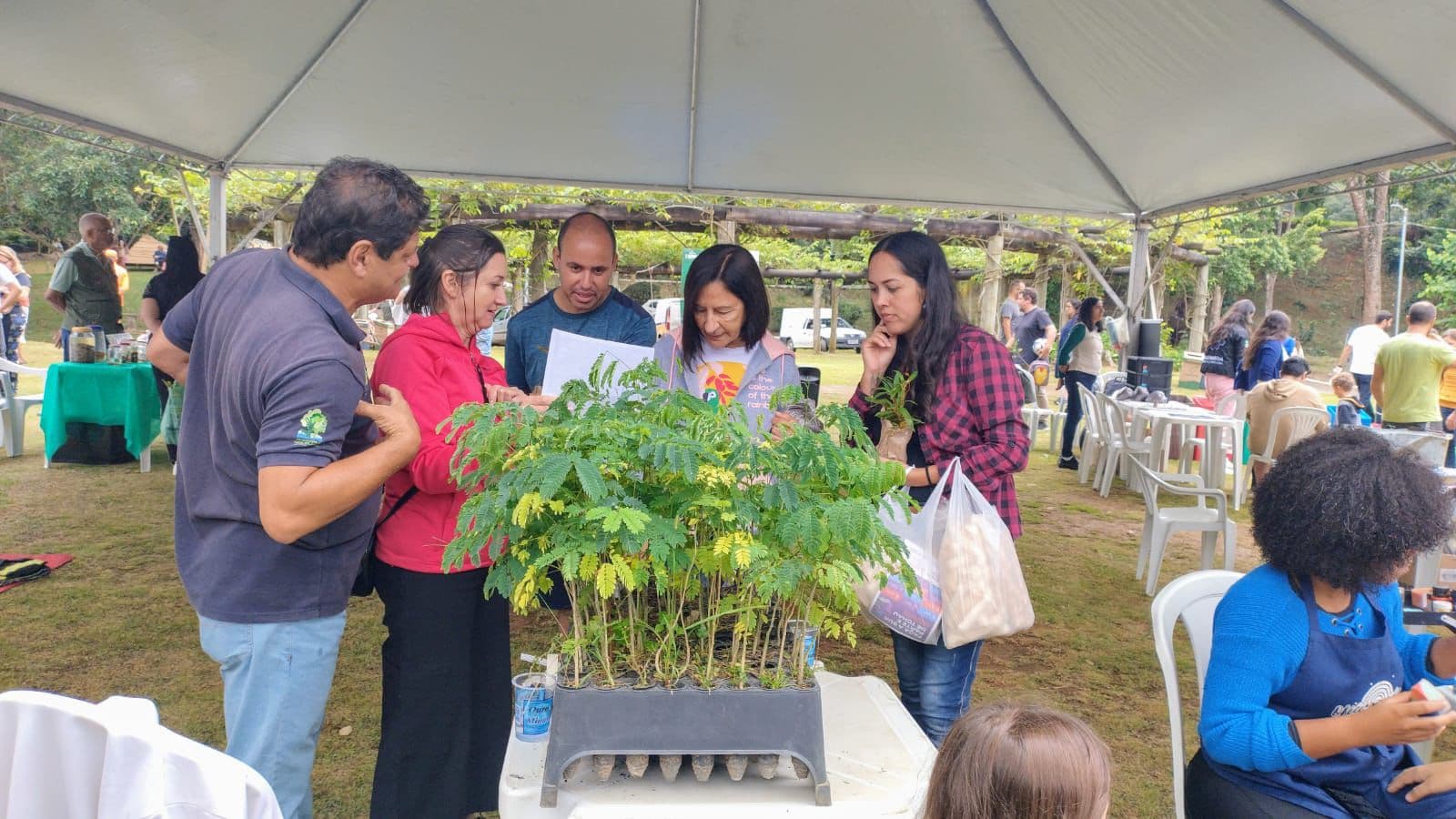 AMAJF presente nas comemorações do dia da água no parque da Lajinha com distribuição de mudas nativas. Uma parceria com a PJF/SESMAUR.